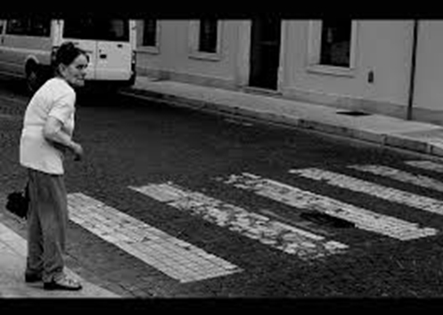 Femeia care nu percepe miscarea